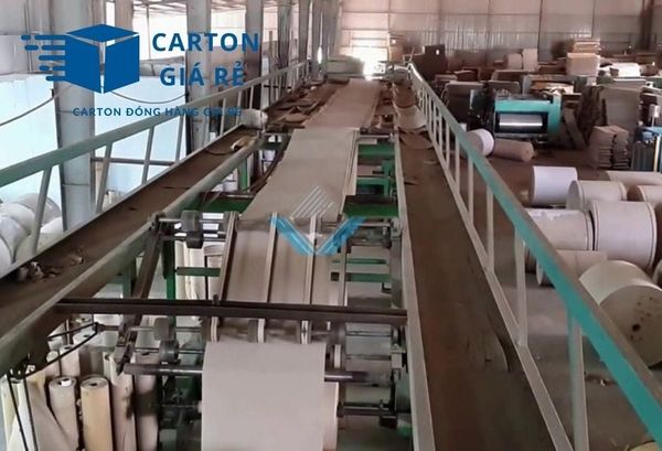 Máy Móc Sử Dụng Trong Hộp Sản Phẩm Xuất Khẩu Carton