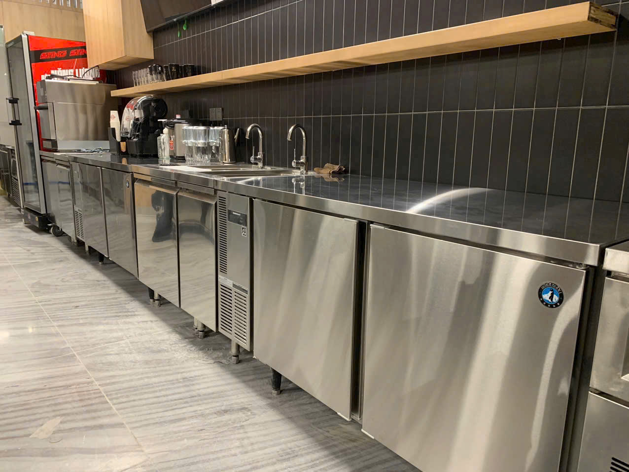 BÀN ĐÔNG CÁNH INOX