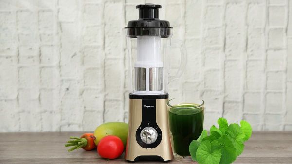Cách xay rau má bằng máy sinh tố công nghiệp 2