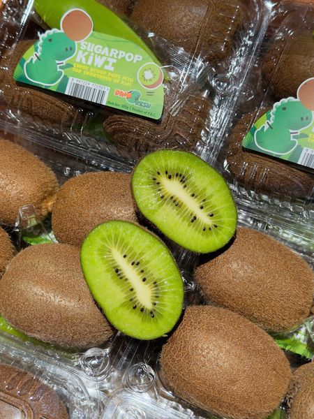 Giá kiwi siêu ngọt khoảng 129k/ hộp 04 trái