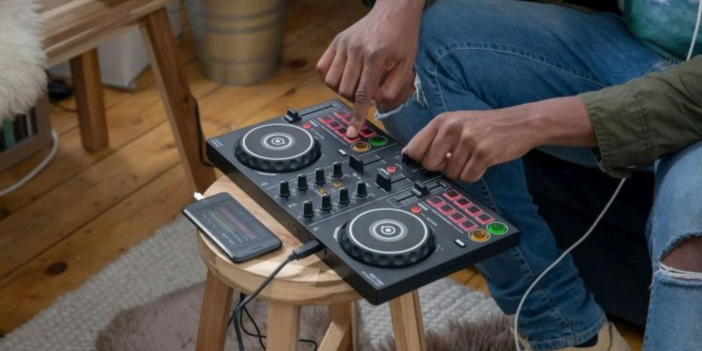 Top 5 Bàn DJ Mini Tốt Nhất Cho Người Mới Bắt Đầu 2026