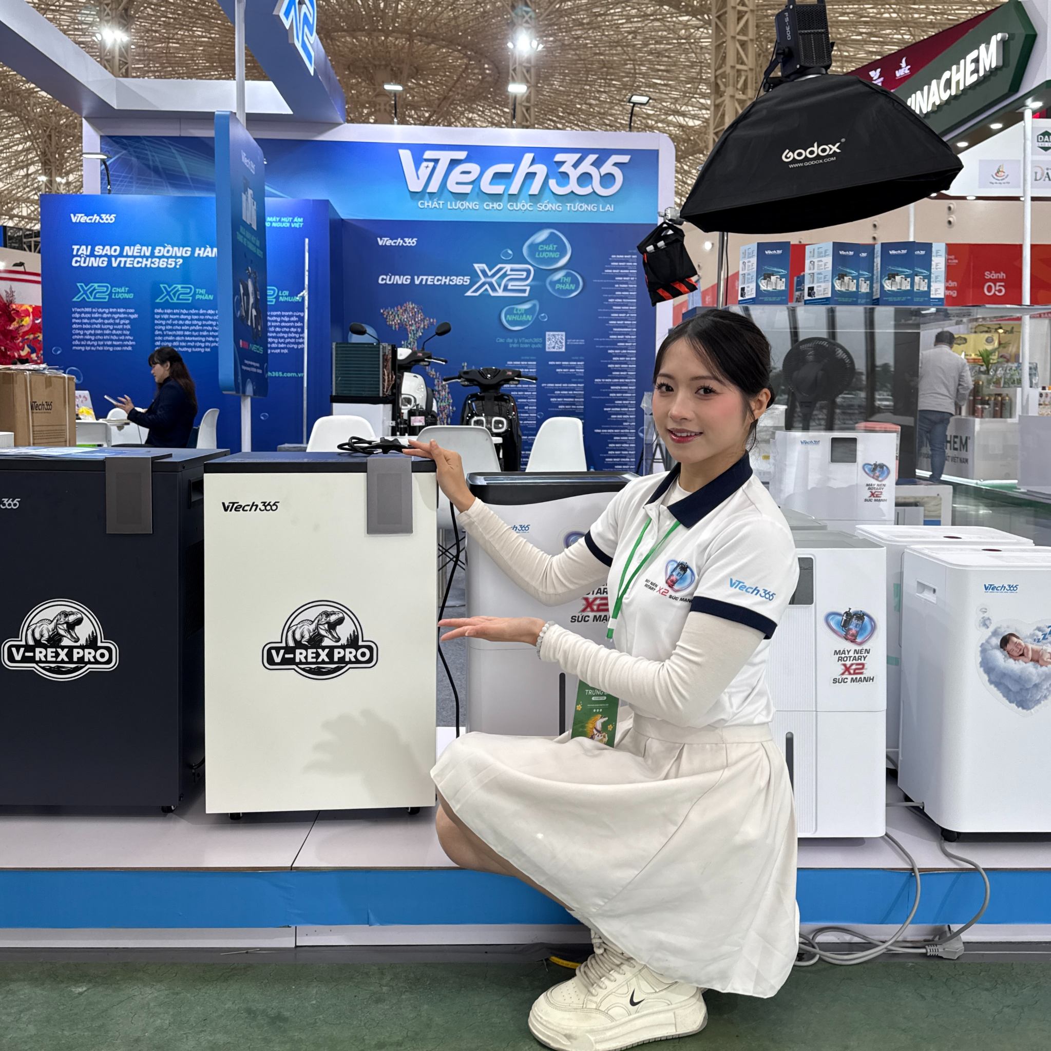 Máy hút ẩm là gì mà nhà nào cũng bắt đầu cần?