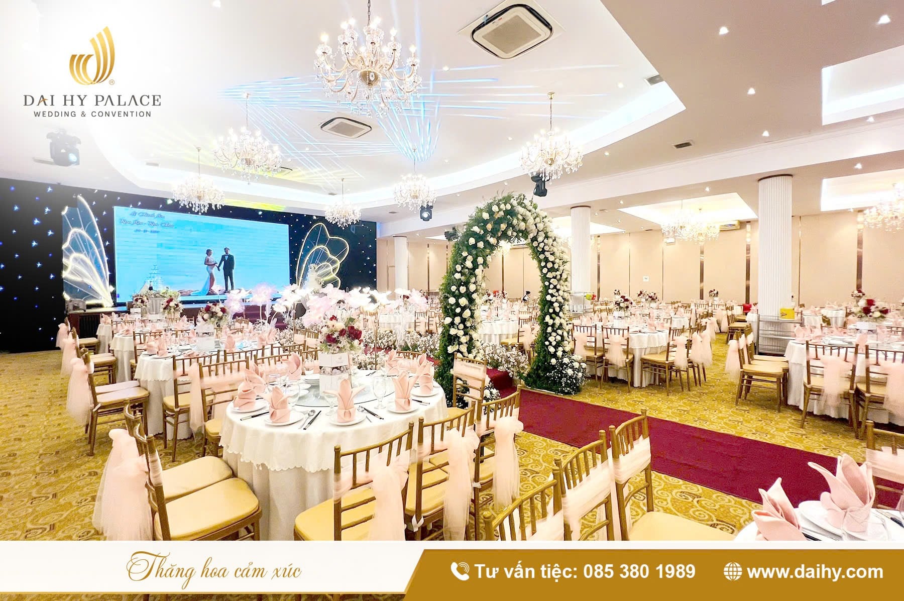 TIỆC CƯỚI TIẾT KIỆM VỚI THỰC ĐƠN GIÁ RẺ TẠI  ĐẠI HỶ PALACE