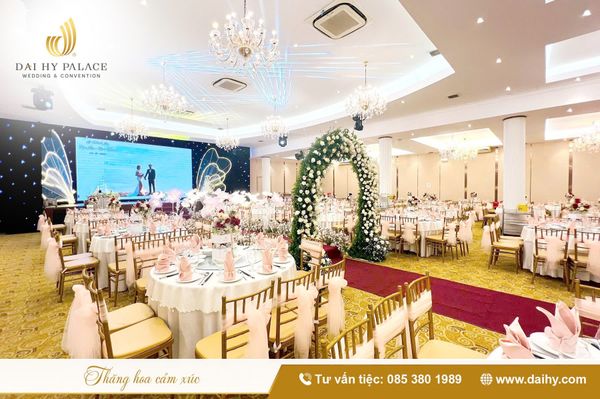TIỆC CƯỚI TIẾT KIỆM VỚI THỰC ĐƠN GIÁ RẺ TẠI  ĐẠI HỶ PALACE