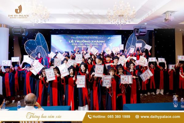 Lễ Trưởng Thành Khối 12 THPT Quốc Trí Đầy Cảm Xúc Tại Đại Hỷ Palace