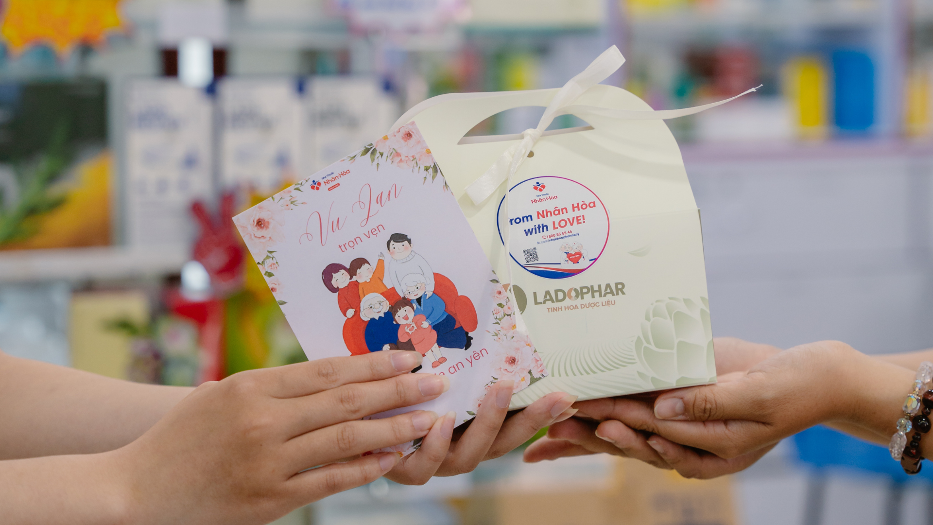 Ladophar và hệ thống nhà thuốc Nhân Hòa cùng viết nên câu chuyện Vu Lan ý nghĩa