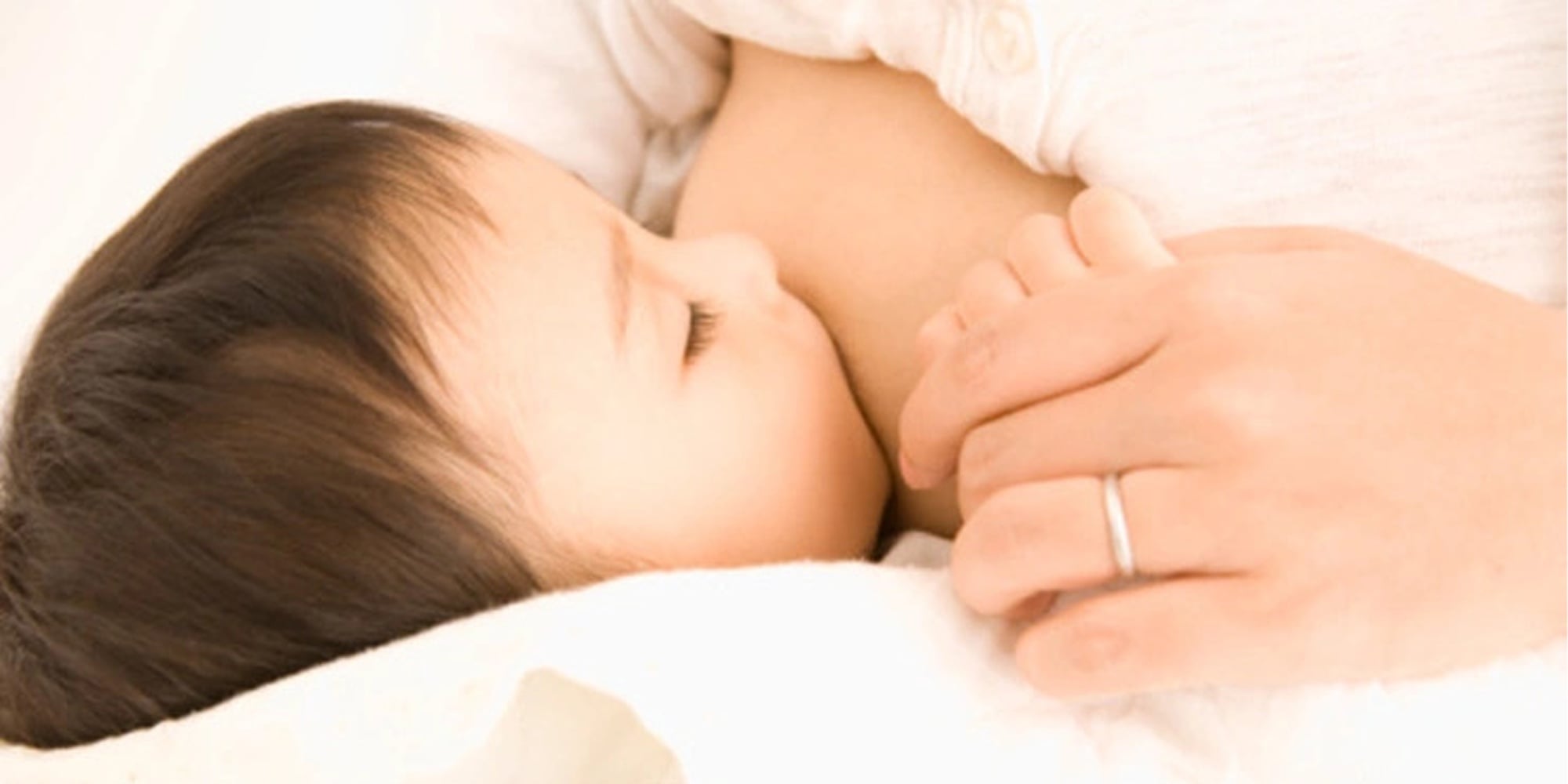 Vì Sao Mùa Lạnh Mẹ Ít Sữa Hơn?