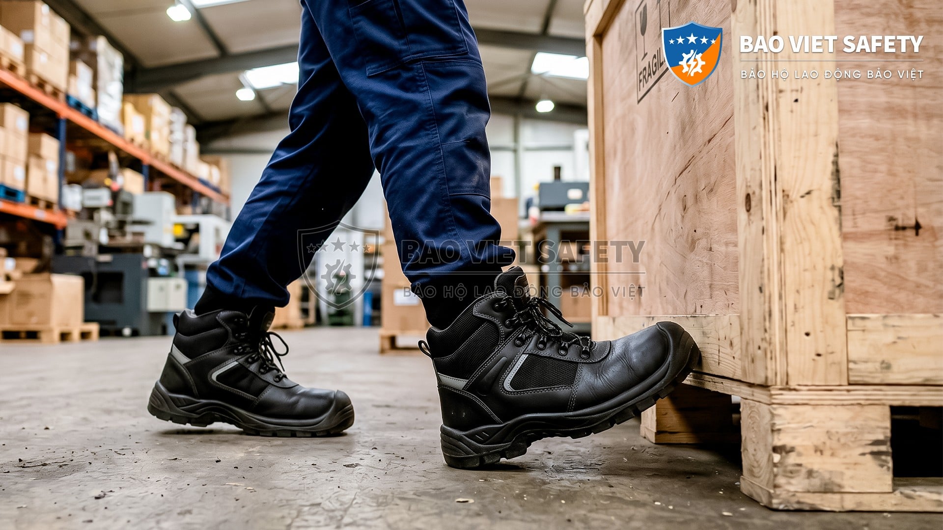 Vì Sao Nhân Viên Kho Hàng Cần Giày Chuyên Dụng?