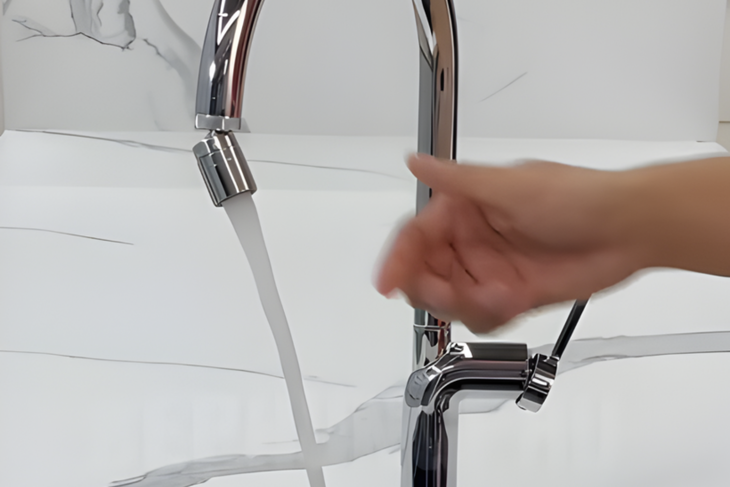 Đầu vòi của Malloca K2202-CR thiết kế thông minh với bộ tạo bọt chống cặn bẩn