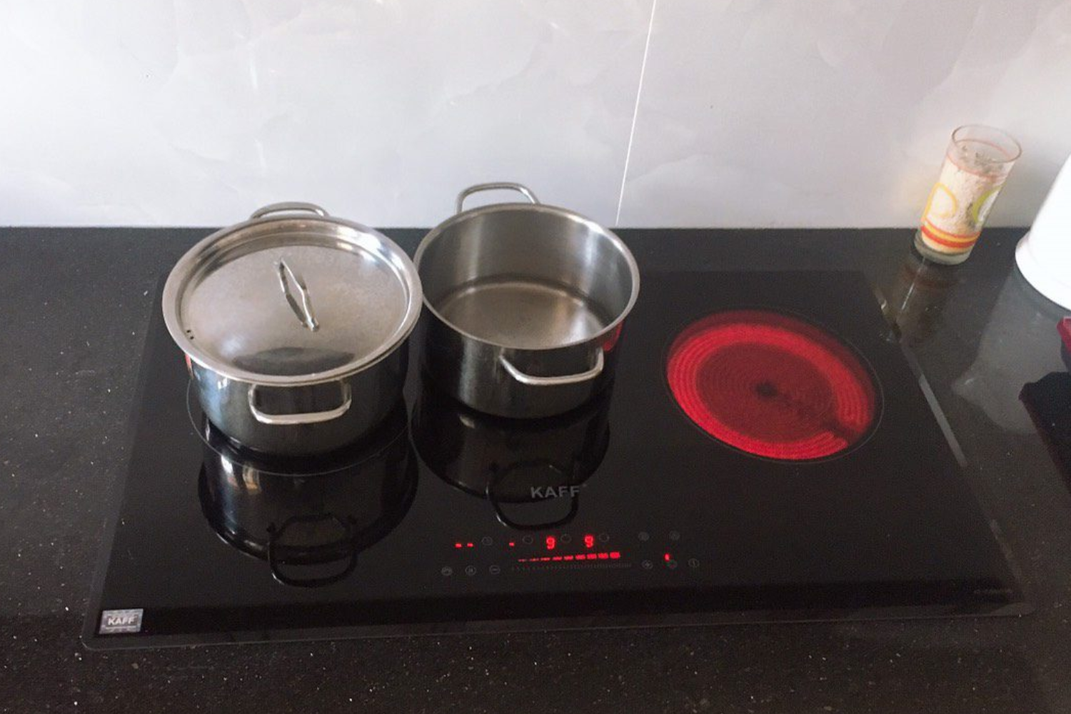 Bếp điện từ KAFF KF-IC5801SB thiết kế 3 vùng nấu độc lập