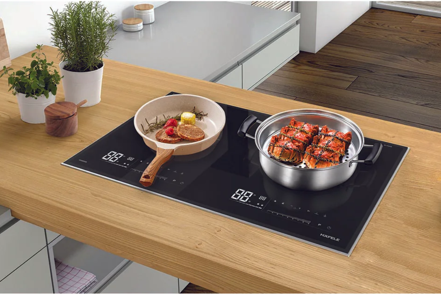 Bếp từ đôi Hafele HC-I7323B nổi bật với thiết kế tinh xảo, công suất cao