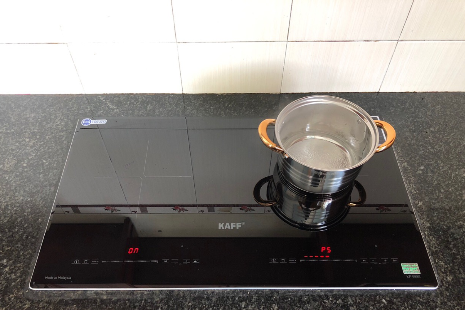 Bếp từ KAFF KF-988II được thiết kế âm tủ hiện đại