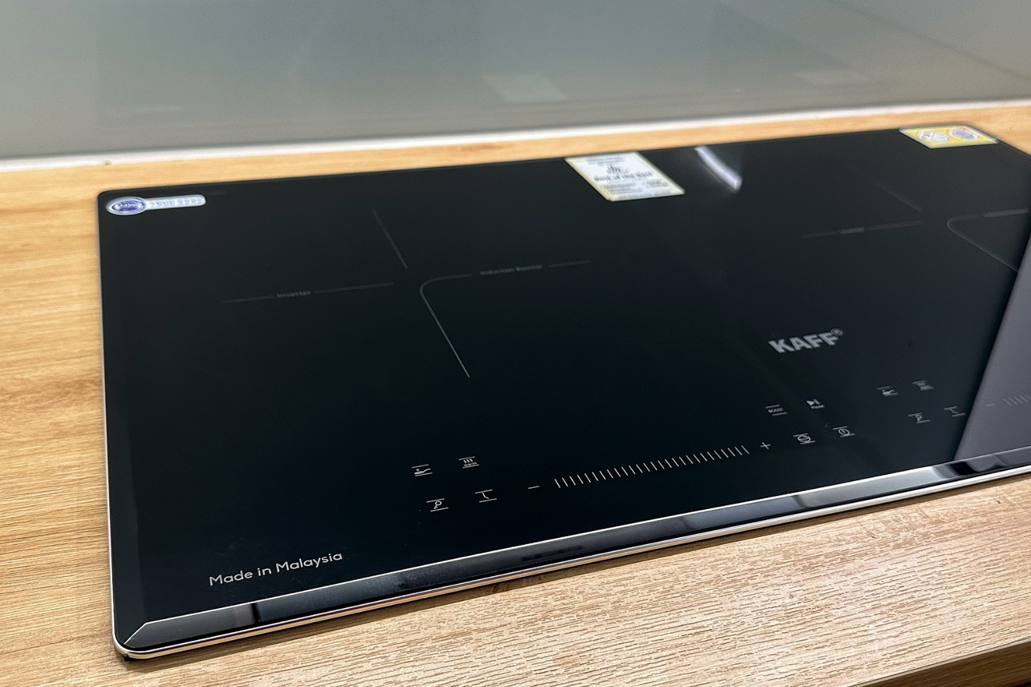 Bộ vi xử lý thông minh tự động cân bằng điện năng giữa hai vùng nấu