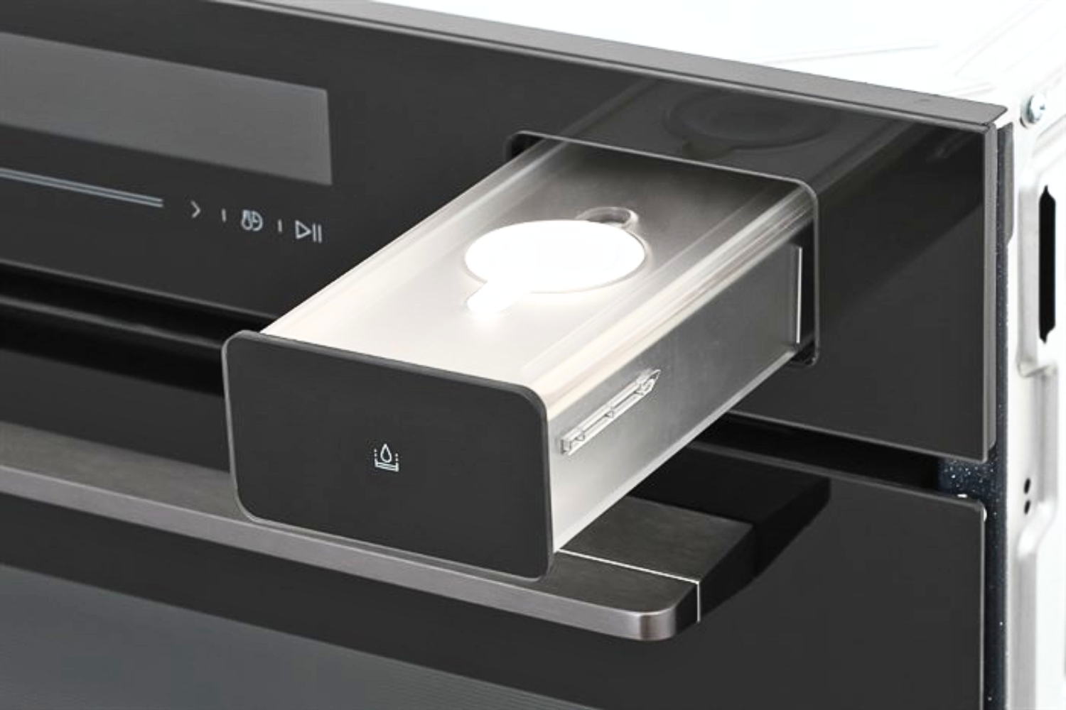 Điểm nhấn đặc biệt của lò nướng Hafele HSO-8T72A chính là chức năng hấp kết hợp