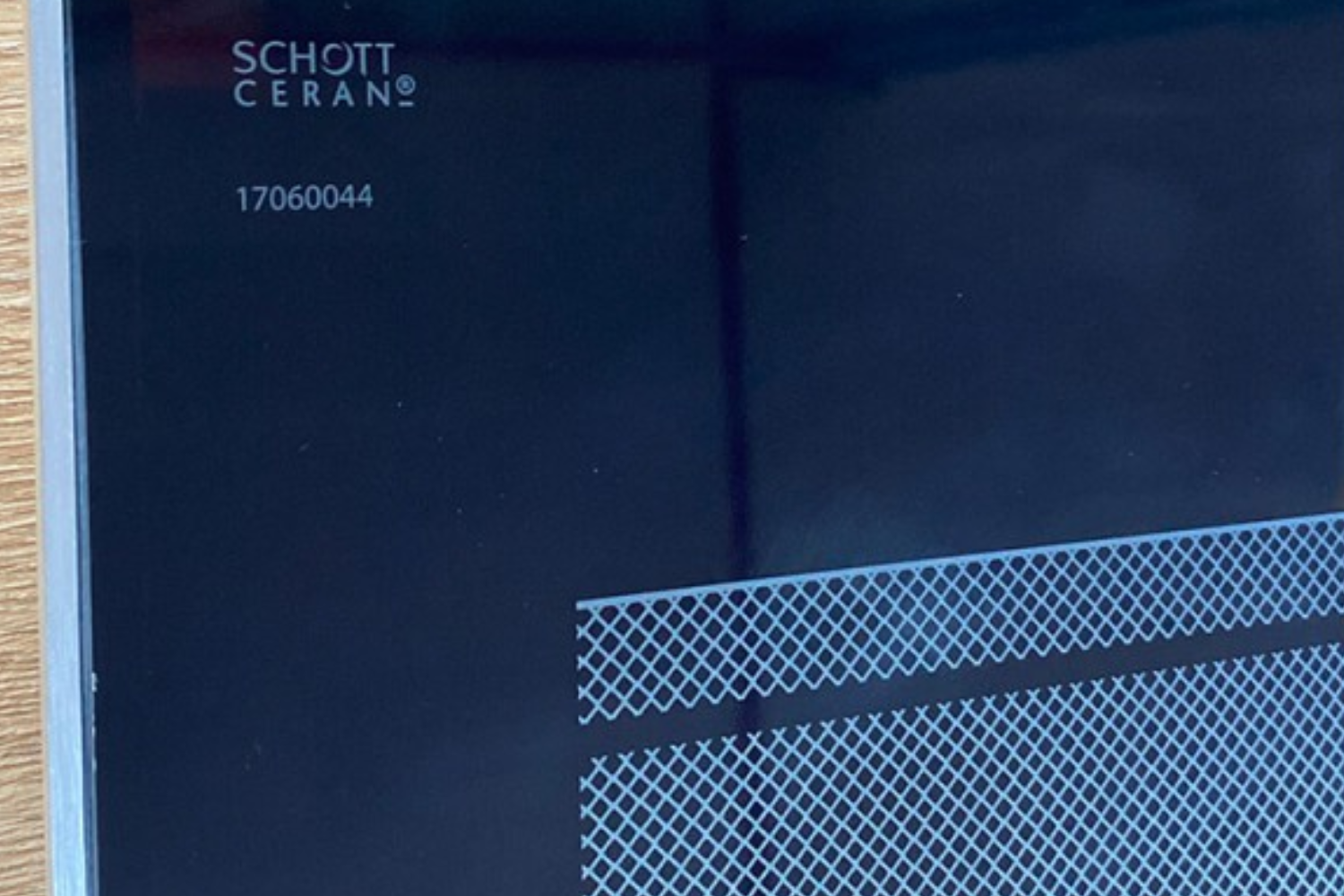 Bếp KAFF KF-IH201II sử dụng kính gốm Schott Ceran (Đức)