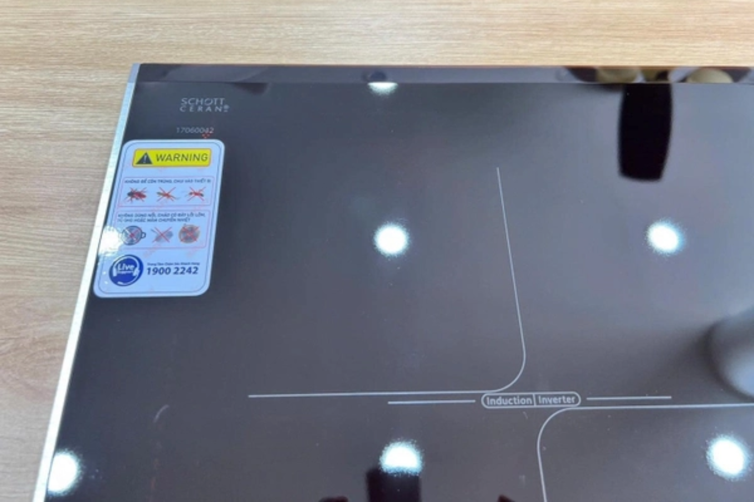 KAFF KF-8818 Smart New được trang bị mặt kính Schott Ceran chính hãng