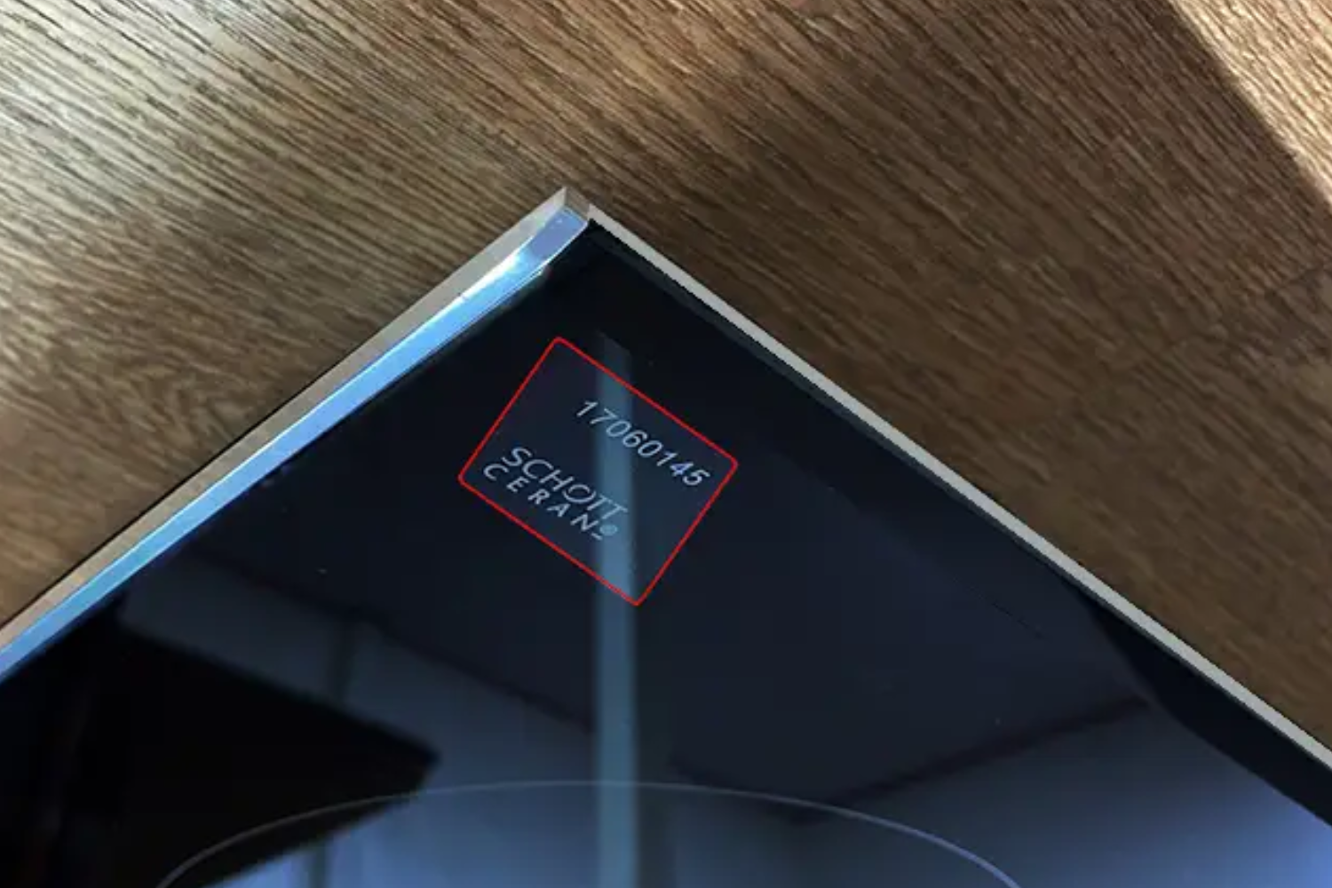 Mặt kính Schott Ceran (Đức) chịu nhiệt lên đến 1000°C