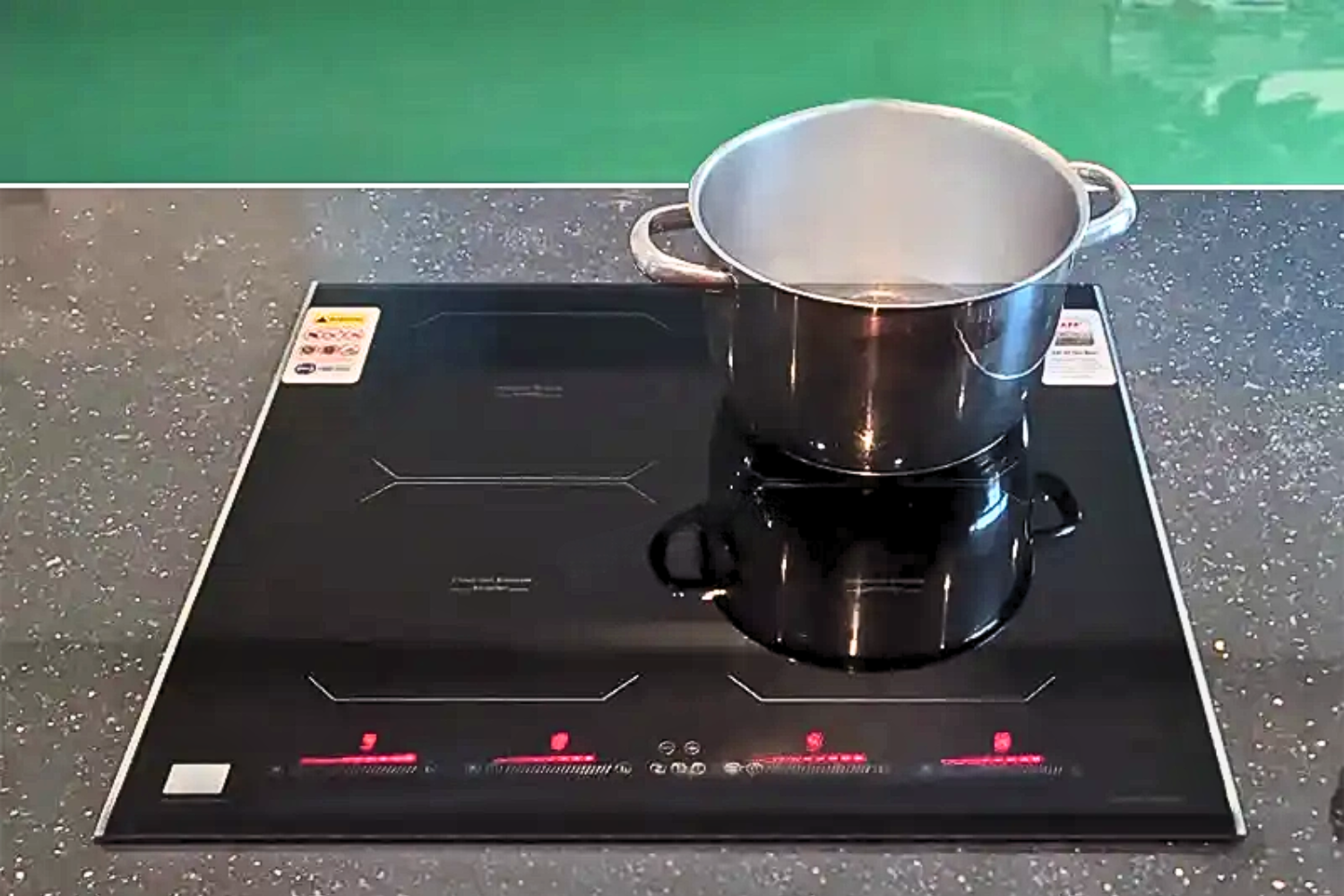 Bếp từ KAFF KF-HGEM919 được trang bị loạt tính năng thông minh,