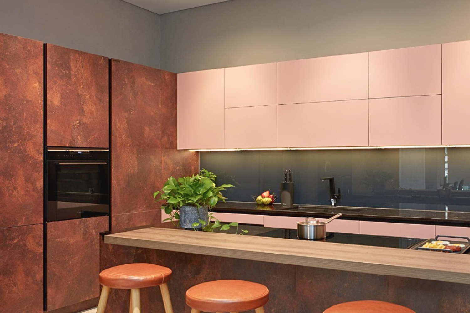 Lò nướng Malloca MOV-72 CB sở hữu thiết kế âm tủ tiêu chuẩn 60 cm