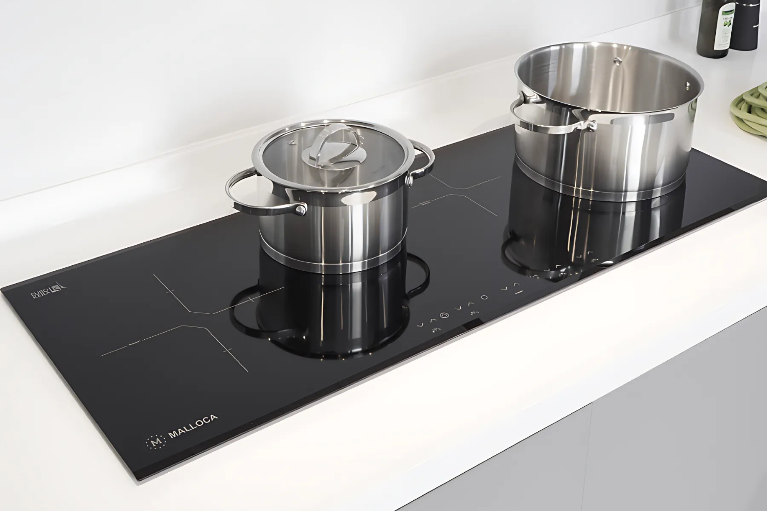 Dòng bếp cao cấp Malloca thường có từ 3 vùng nấu trở lên và được tích hợp những công nghệ hiện đại