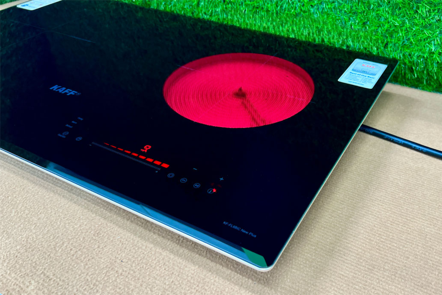 Bếp điện từ KAFF KF-FL68IC NEW PLUS được trang bị bảng điều khiển cảm ứng trượt đôi