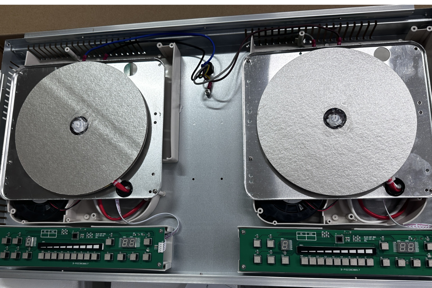 Bếp được trang bị mâm từ và đầu đốt E.G.O (Germany)