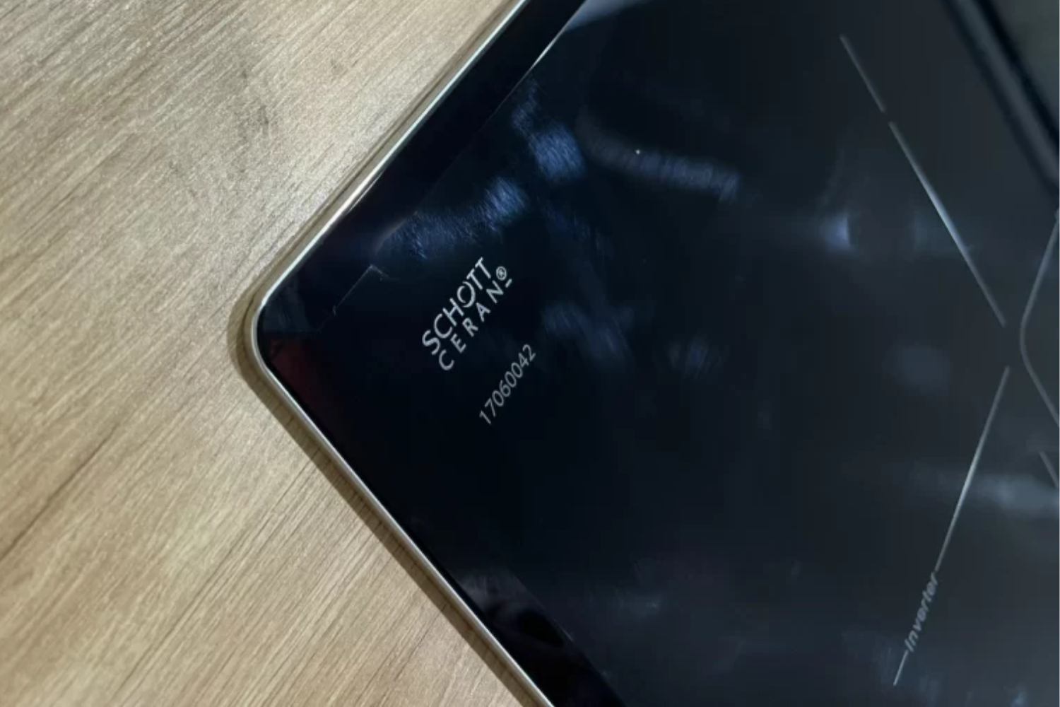 Bếp sử dụng mặt kính Schott Ceran (Made in Germany)