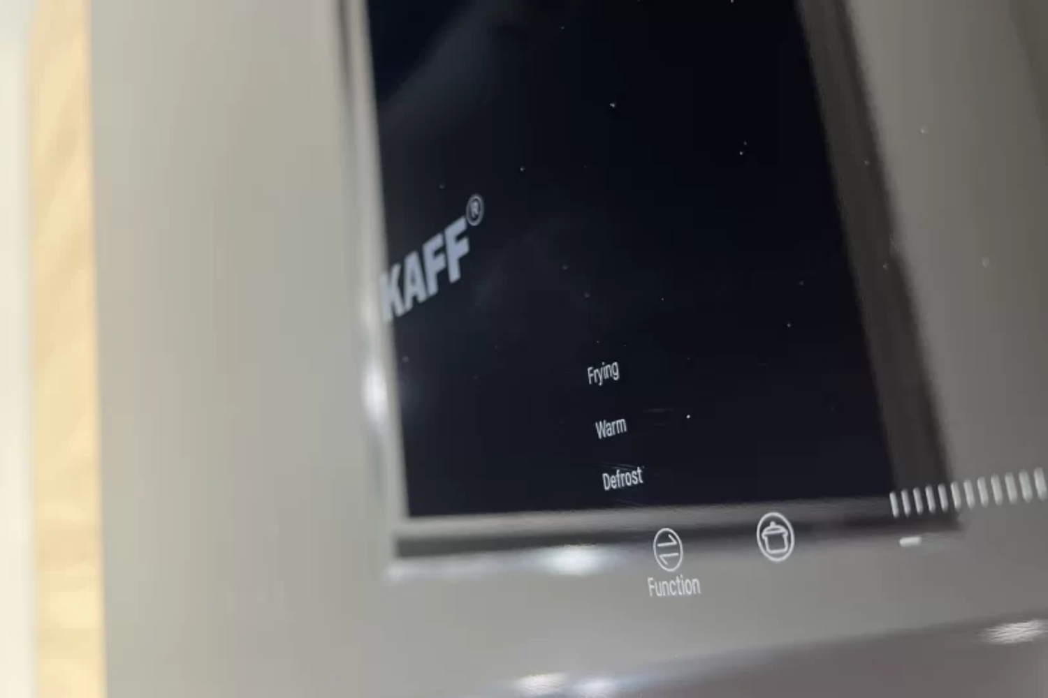 KAFF KF-FL68II New Plus tích hợp hệ thống tiện ích thông minh