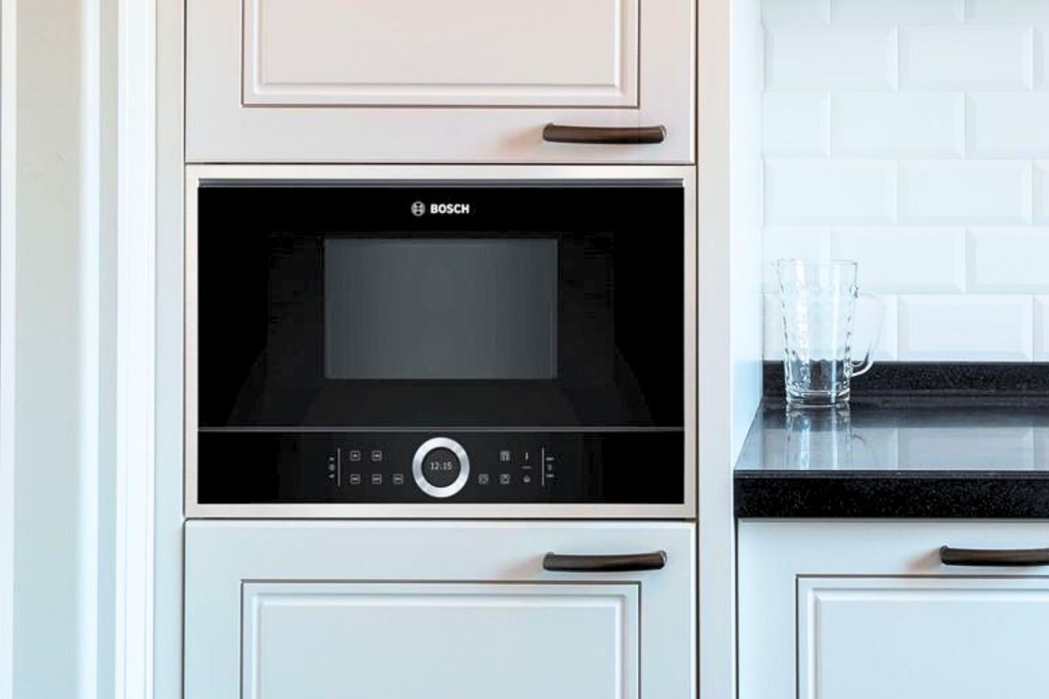 Lò vi sóng Bosch BFL634GB1 Serie 8 được trang bị công nghệ Inverter