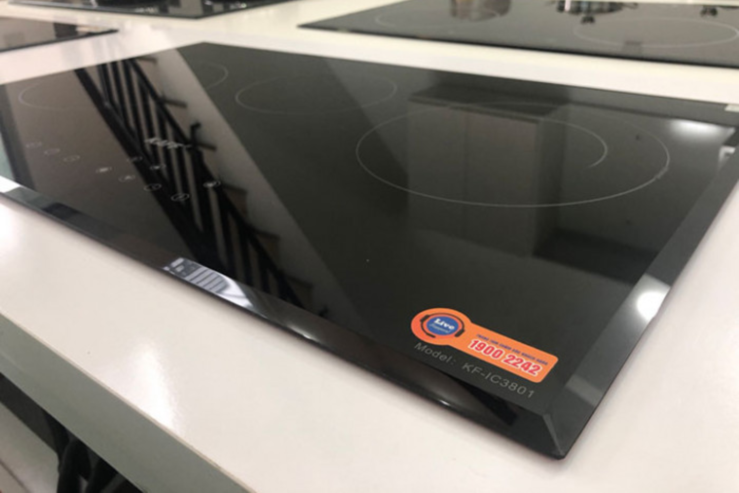 Bếp điện từ KAFF KF-IC3801  thiết kế âm liền mạch, bề mặt phẳng gọn