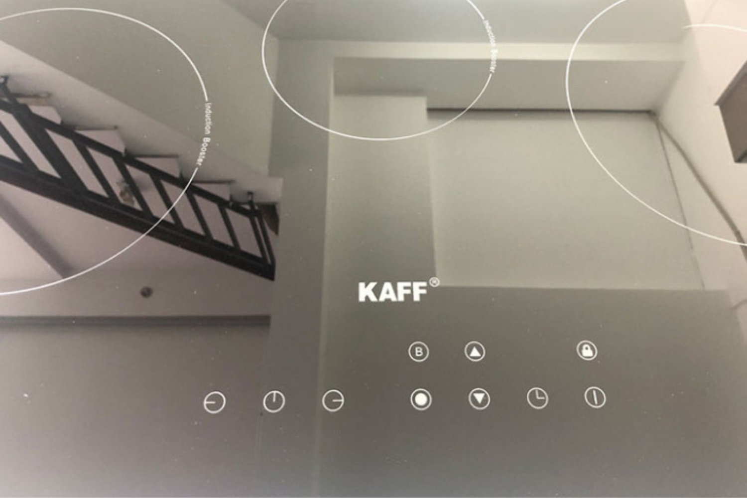 Bếp từ hồng ngoại KAFF KF-IC3801 được trang bị bảng điều khiển cảm ứng