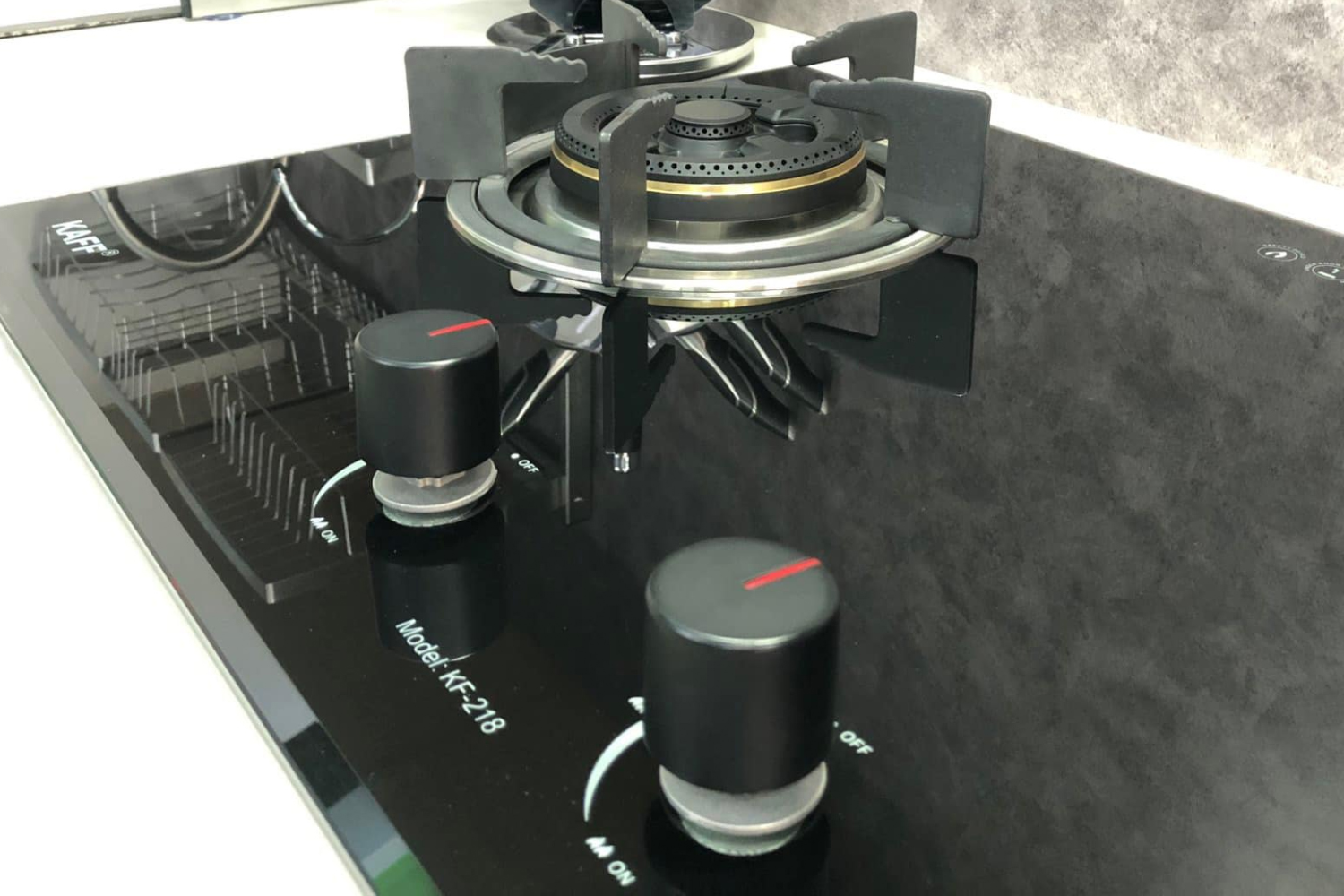 Kiềng bếp bằng gang đúc nguyên khối mang lại sự ổn định tối đa