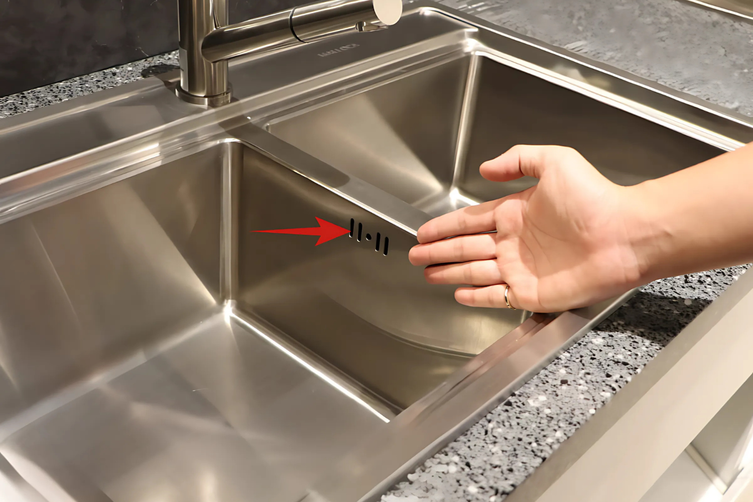 Chậu rửa chén Malloca MS 8812 thiết kế thoát chống tràn đa năng