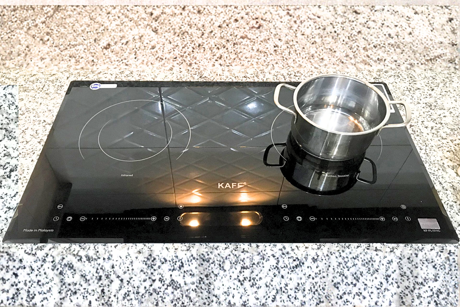 KAFF KF-FL101IC được thiết kế lắp âm phẳng liền khối