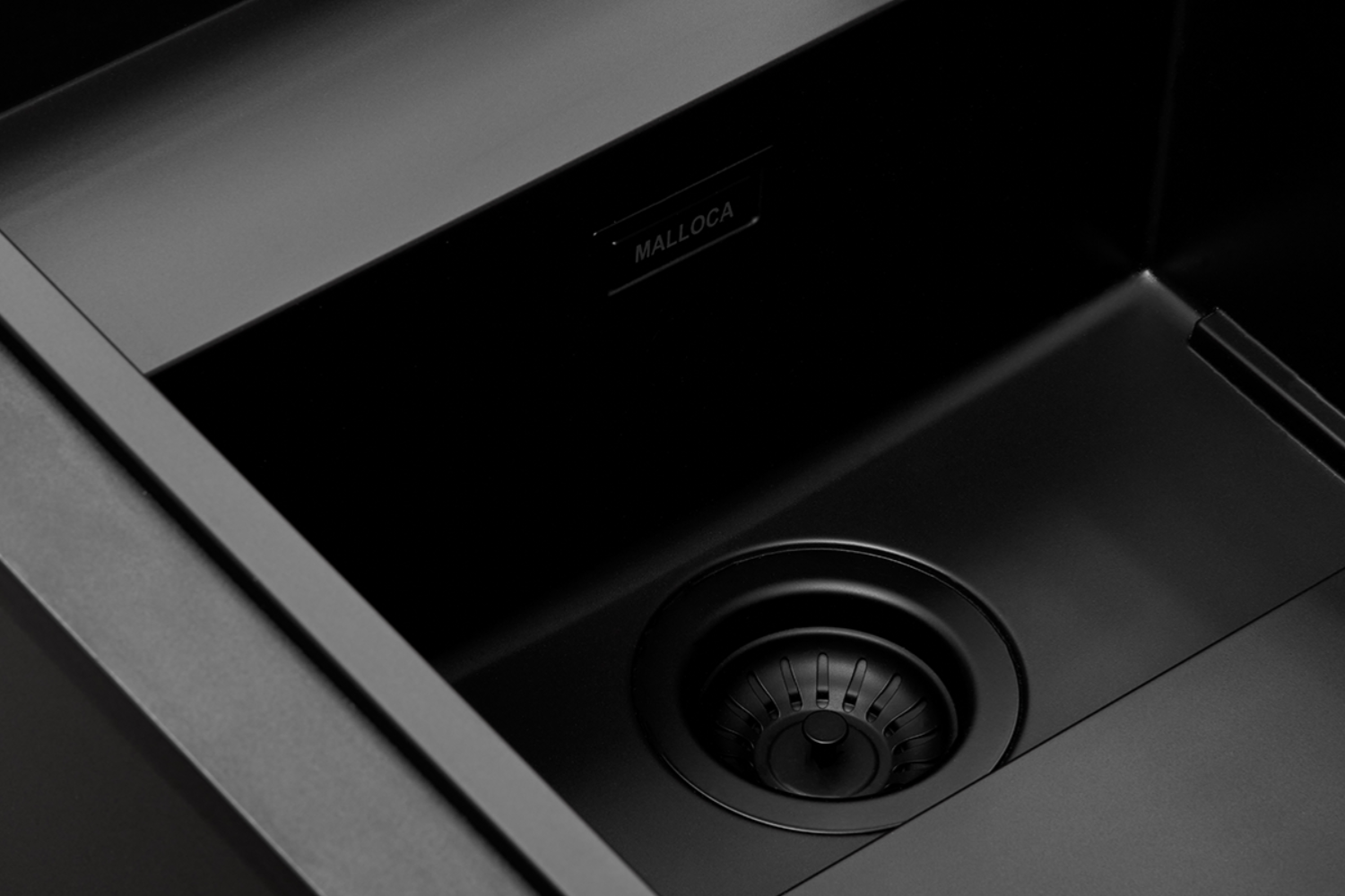 Chậu&nbsp;Malloca MYST K86S - MYST K86L làm từ inox chất lượng cao, bền bỉ theo thời gian