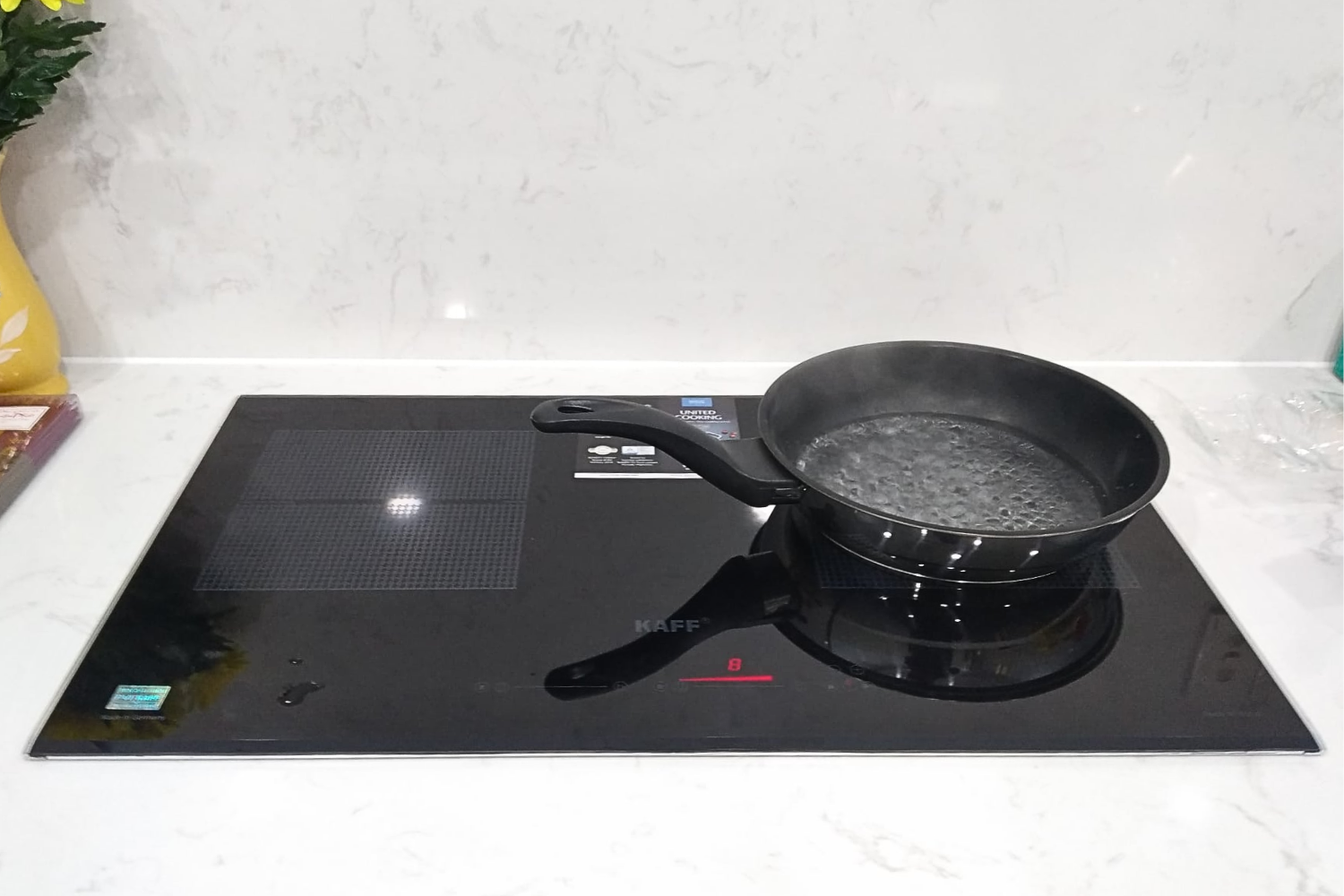 Bếp từ KAFF KF-IH202II được trang bị các chức năng tiện ích thông minh