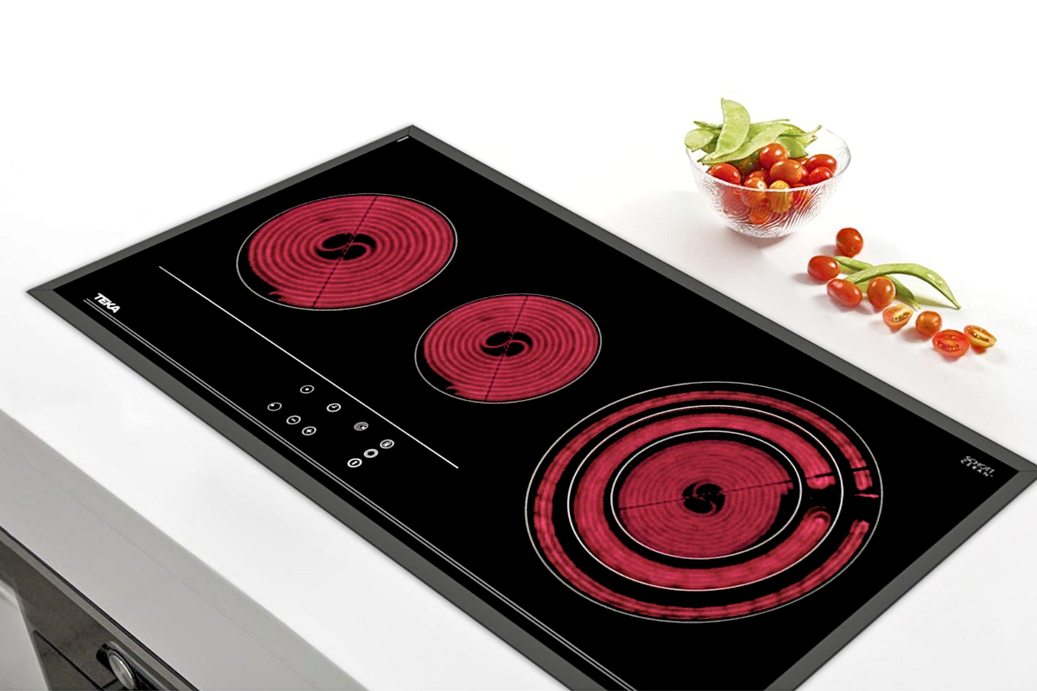 Bếp điện từ Teka được thiết kế đa dạng số vùng nấu từ 1 vùng đơn lẻ đến 5 vùng rộng rãi