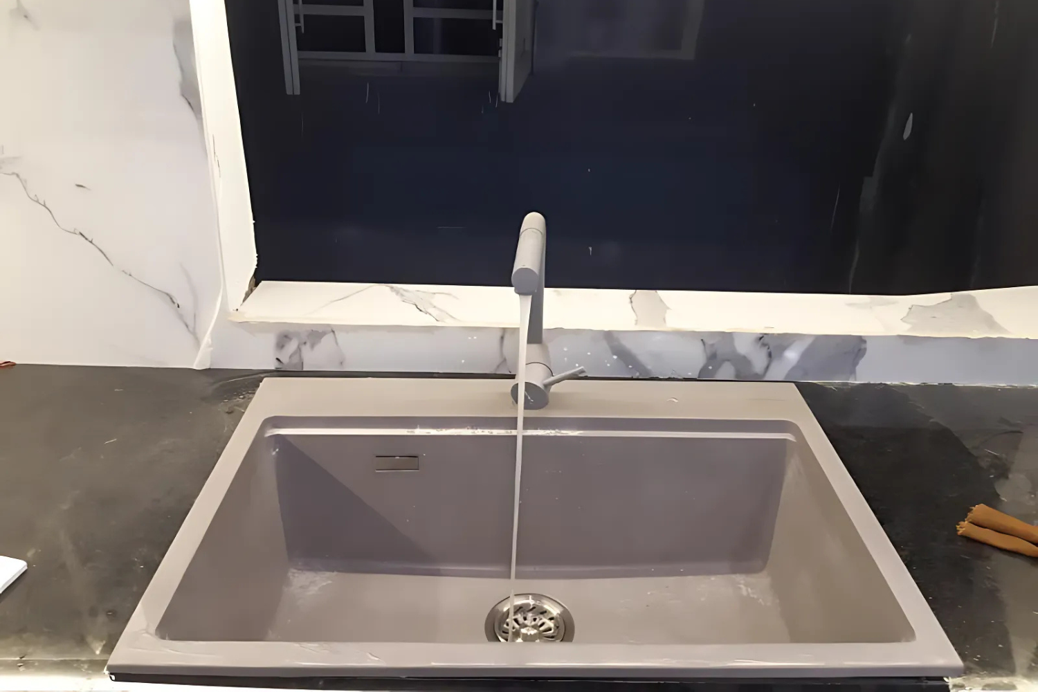 Bộ lọc rác bằng inox cao cấp giúp hạn chế tắc nghẽn, tiết kiệm nước