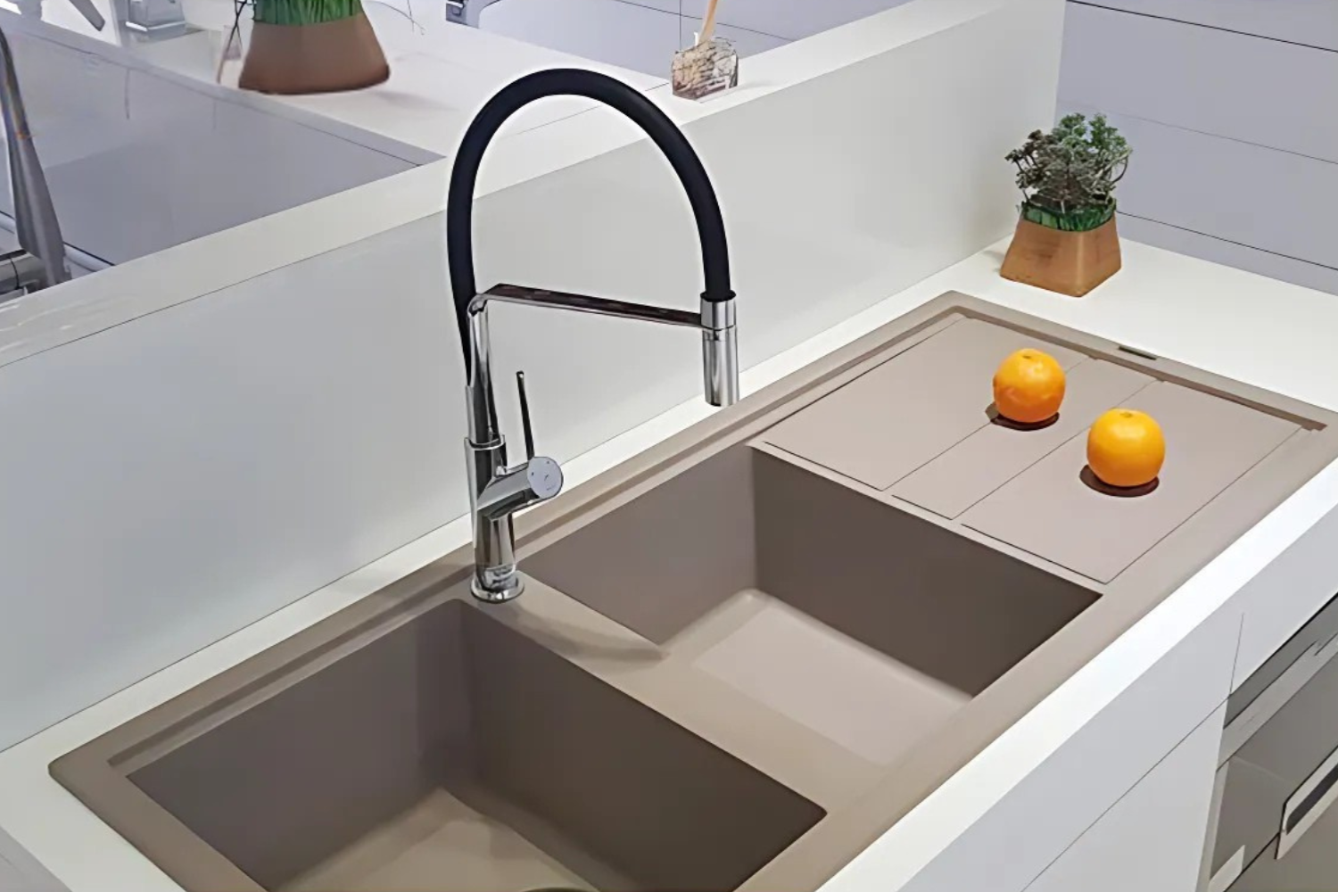 Bồn rửa chén Malloca Tortora K-50043 tích hợp bàn chờ tiện lợi