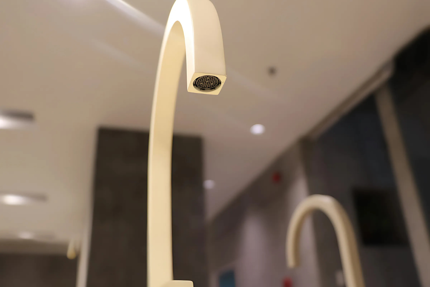 Đầu vòi Malloca MF-062 trang bị lưới lọc tạo bọt, chống văn nước