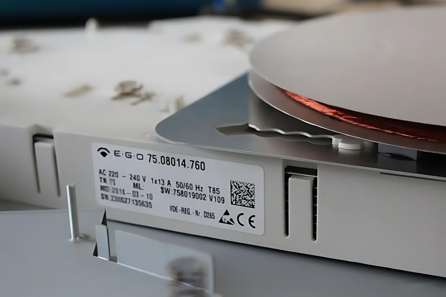 Hầu hết các bếp từ Hafele đều sử dụng mâm từ của hãng E.G.O (Đức)