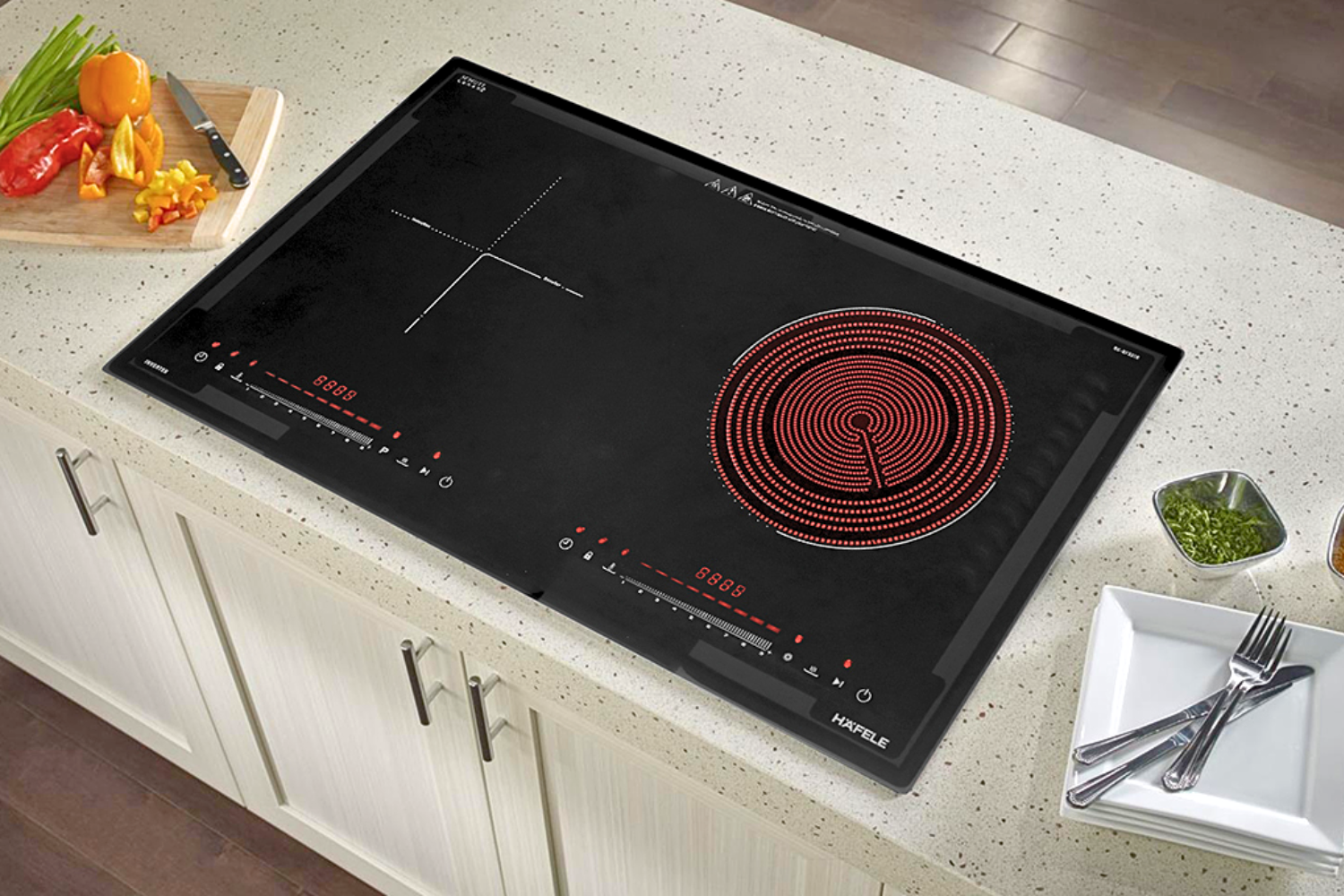 Bếp kết hợp có vùng từ nấu nhanh và vùng hồng ngoại không kén nồi