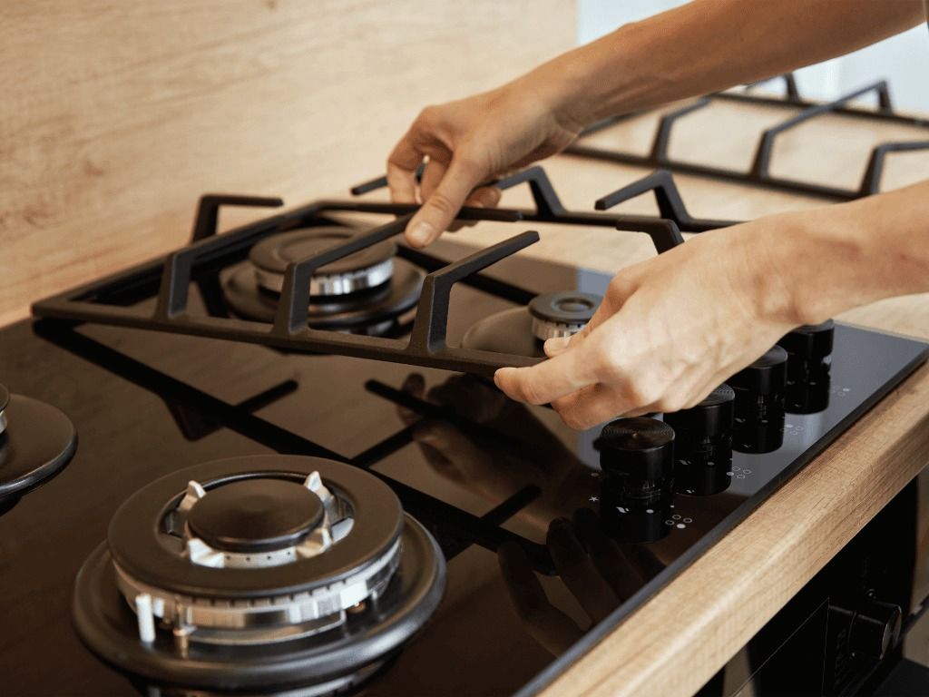 Hướng dẫn cách lắp đặt và bảo trì vệ sinh bếp gas âm đúng cách