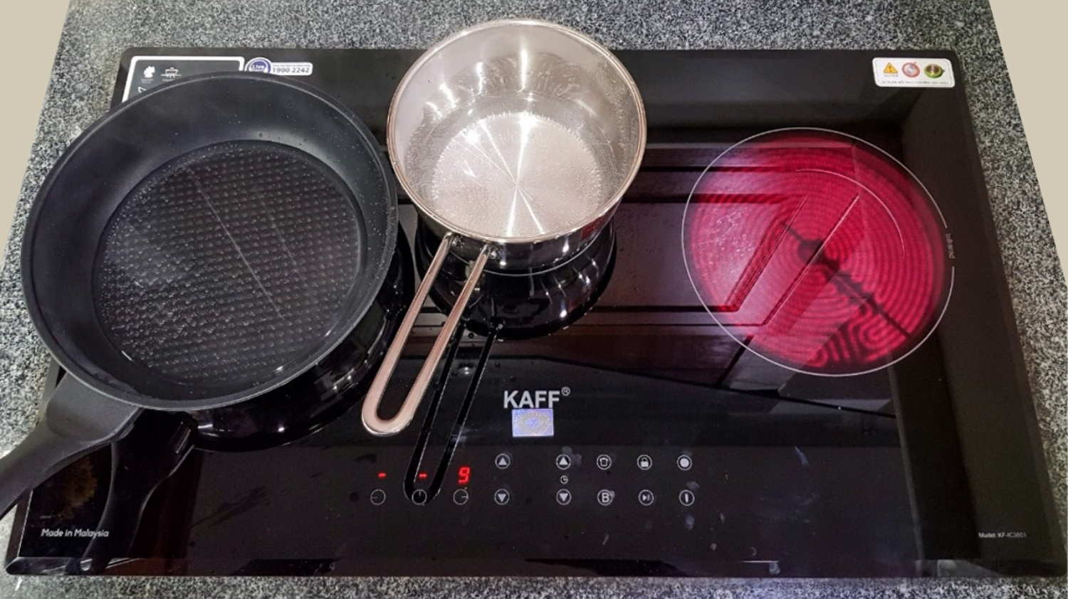 Viền kính được vát cạnh tinh tế&nbsp;ở cả bốn mép