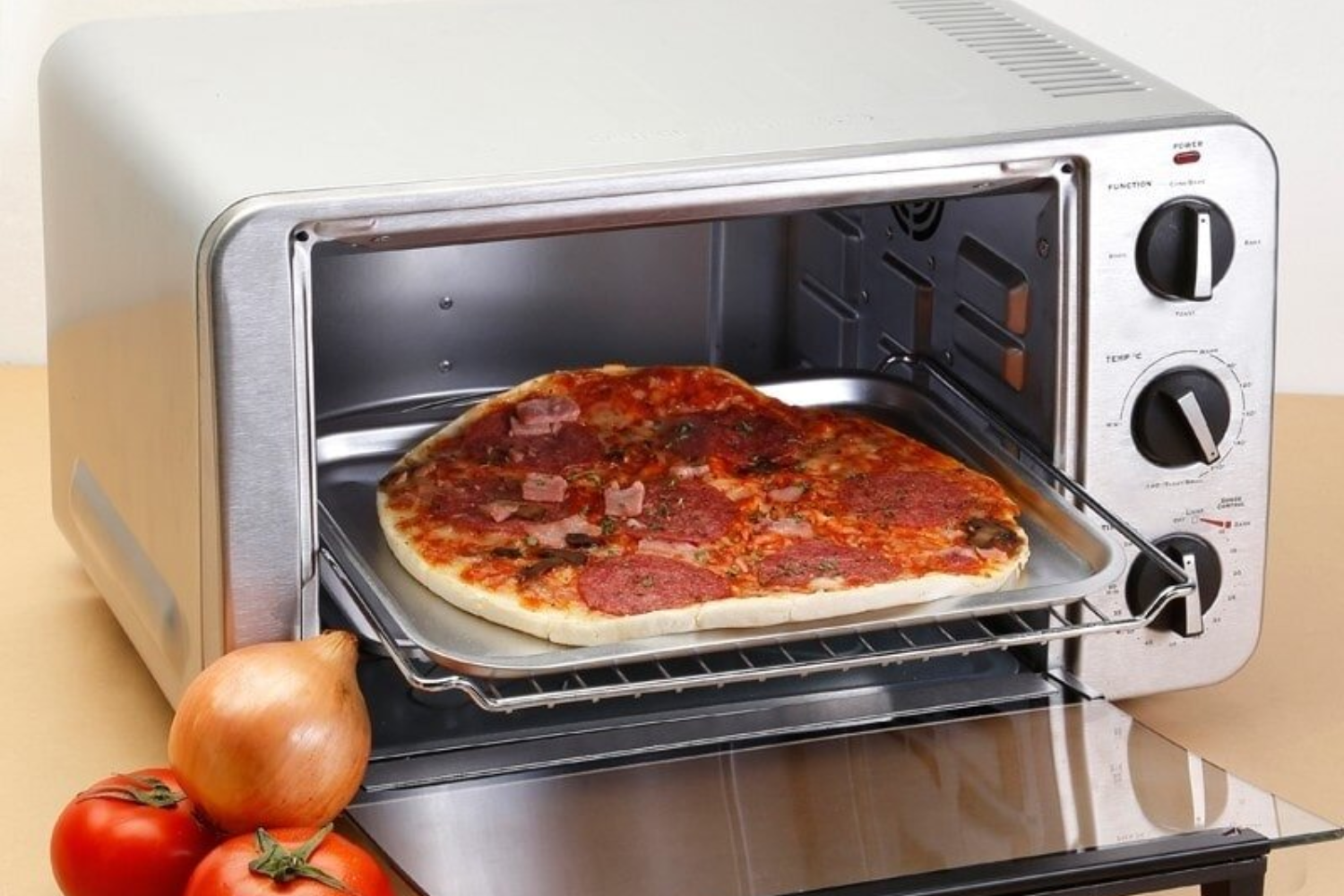 Lò nướng để bàn có ưu điểm nổi bật là nhỏ gọn và dễ dàng di chuyển