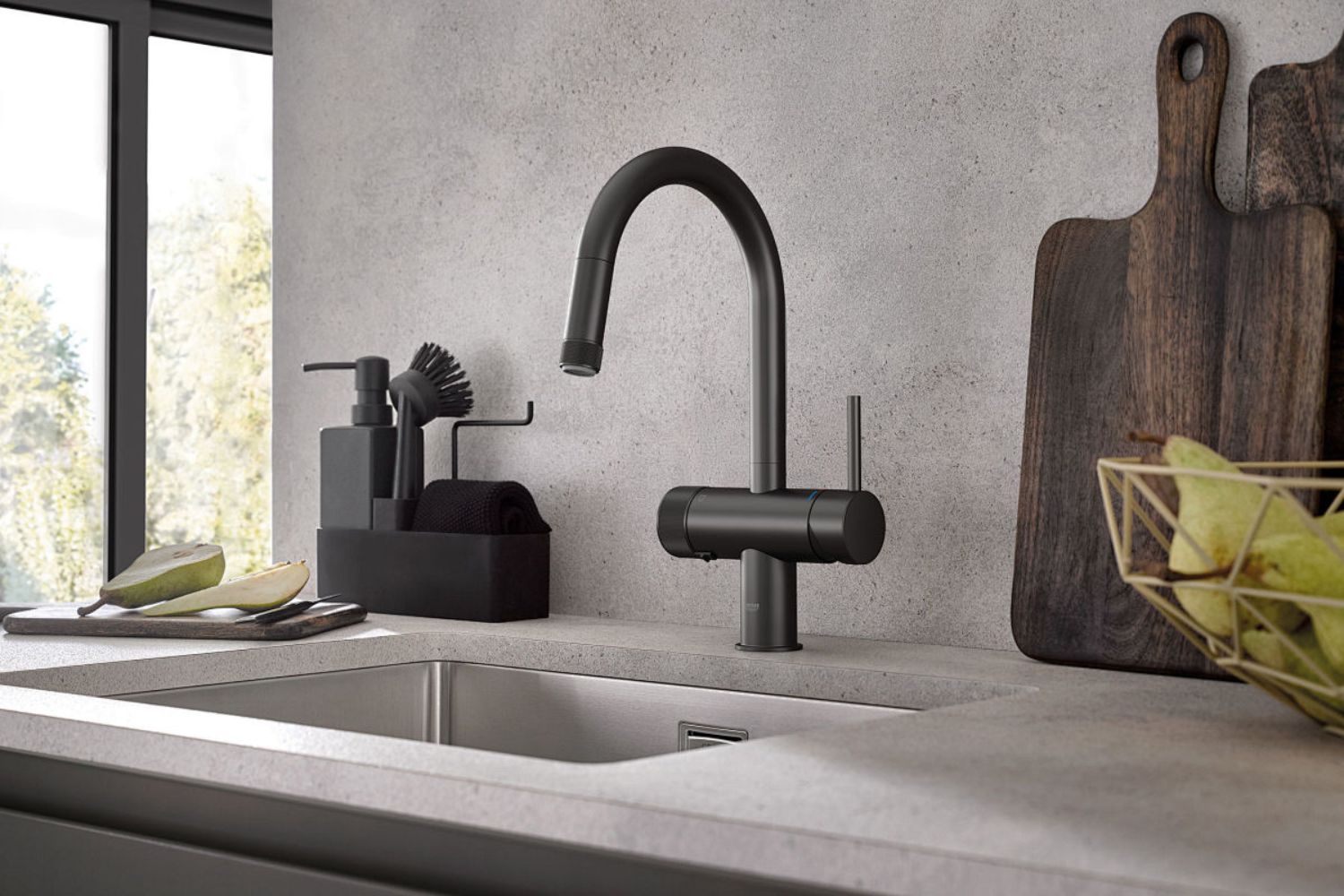 Thị trường vòi rửa bát nóng lạnh rất đa dạng, nhiều mức giá cho người dùng lựa chọn