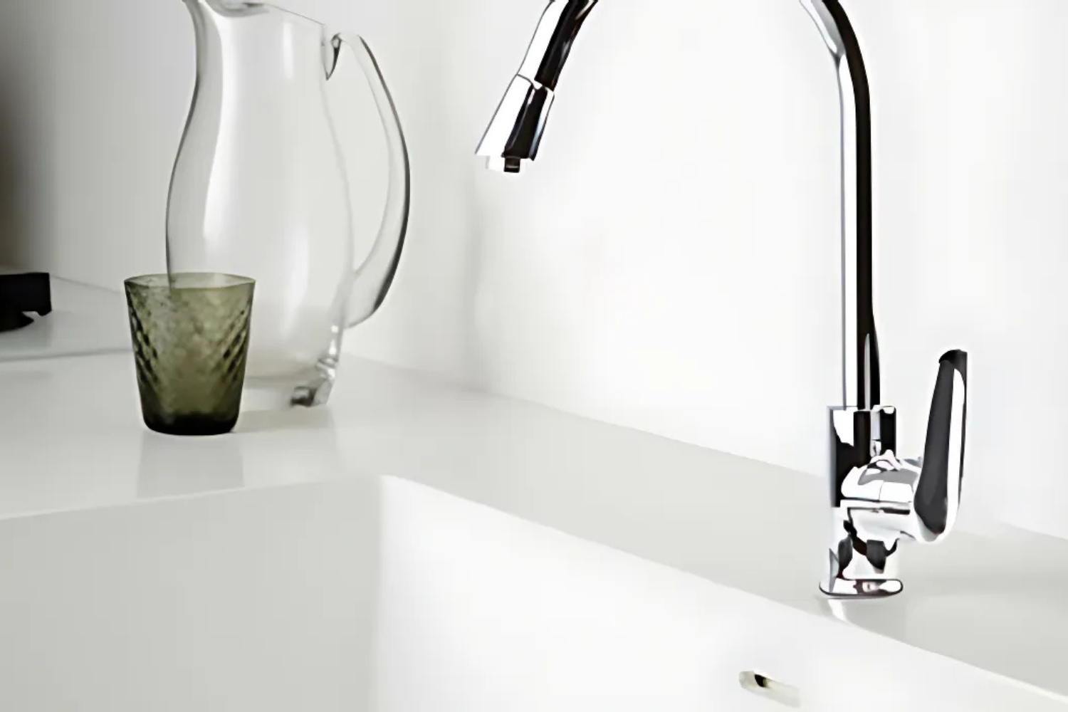 Vòi bếp Malloca K279N sở hữu chất liệu inox 304 cao cấp, đảm bảo độ bền lâu dài