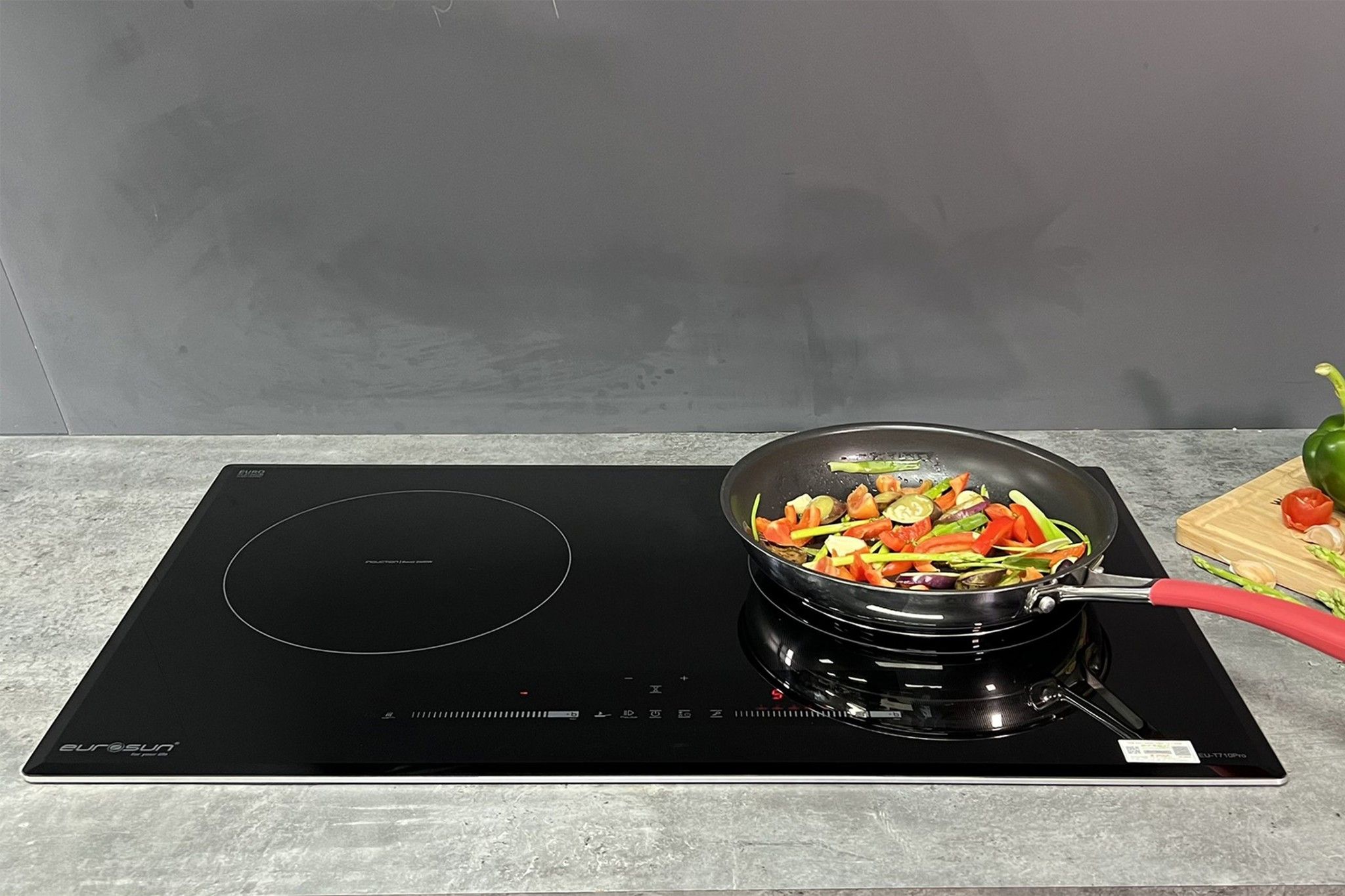 Bếp điện từ Eurosun chính hãng chỉ có tại KingWolrd