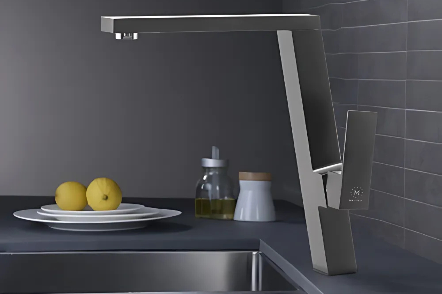 Vòi rửa bát Malloca K131GR sở hữu chất liệu đồng thau nguyên chất an toàn cho sức khỏe