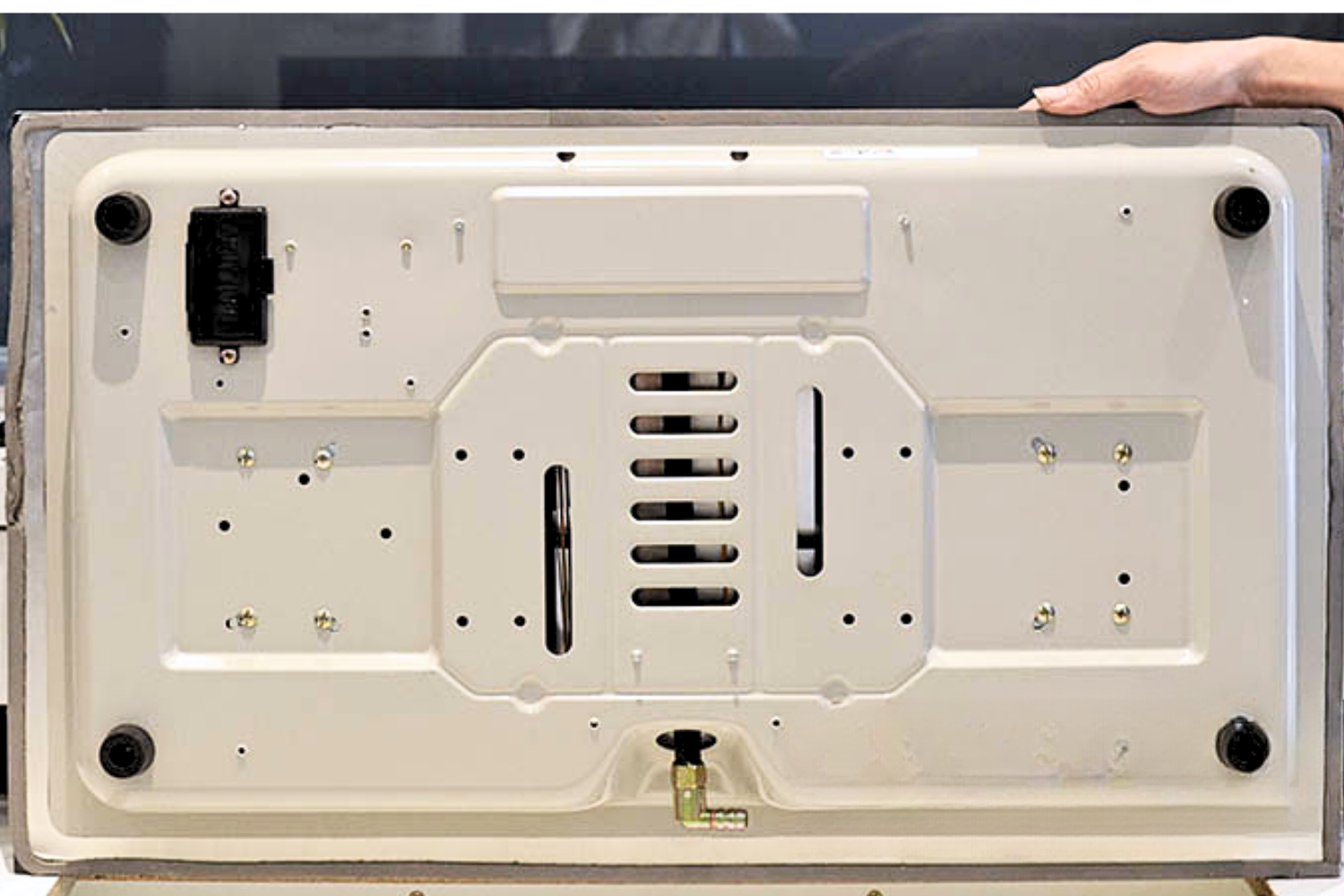 Bếp gas Malloca sử dụng một con chip điện tử (Integrated Circuit) để tạo ra tia lửa
